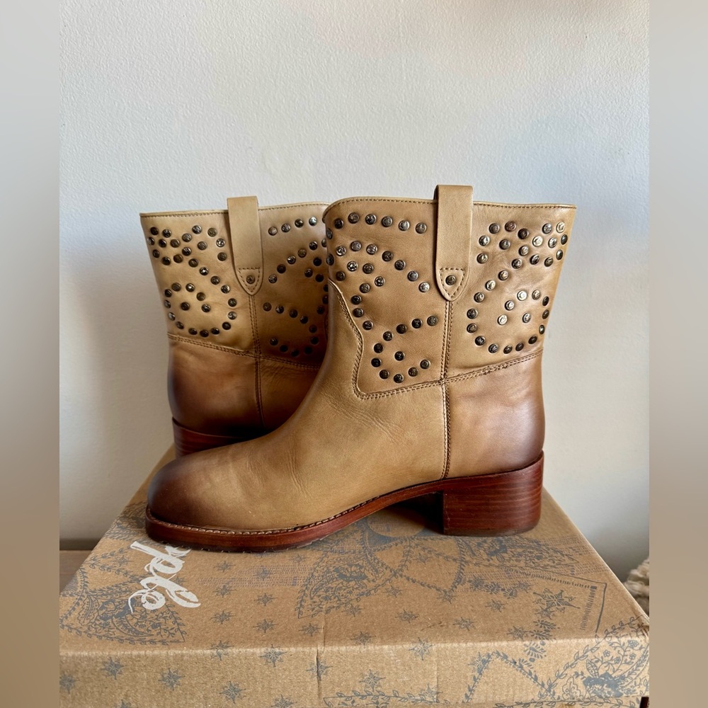 NIB Free People Size 10 Harmony Studded Leather Ankle Bootie Black $198 MSRP